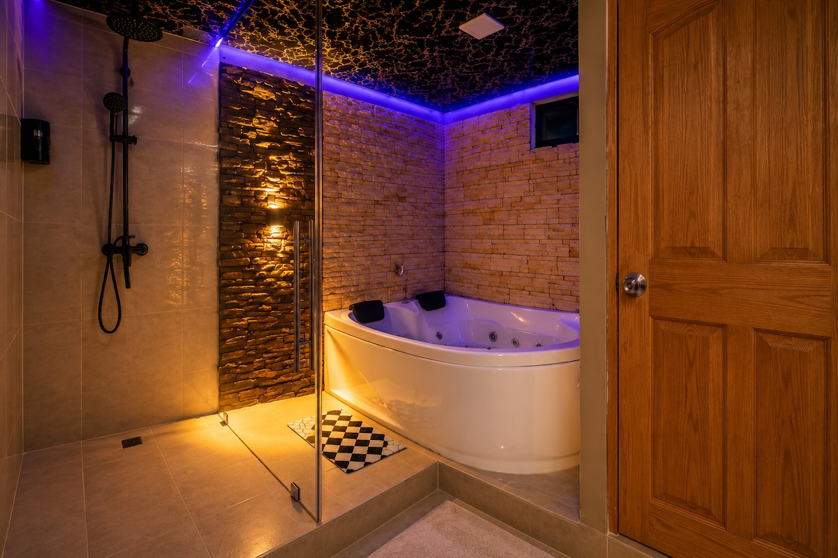 Suite Magic | Jacuzzi + Cine + Chimenea Romántica