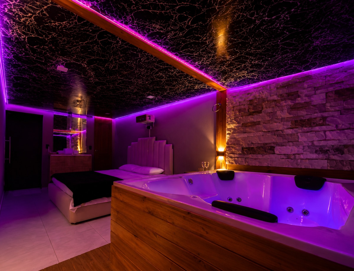 Suite Oasis de Lujo | Jacuzzi + Turco + Cine