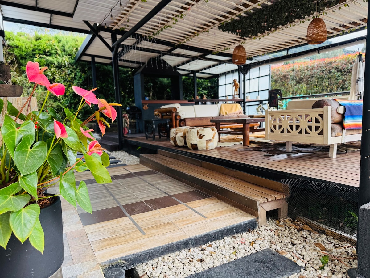 Finca Villa Bella: Tu Escape Privado en El Carmen