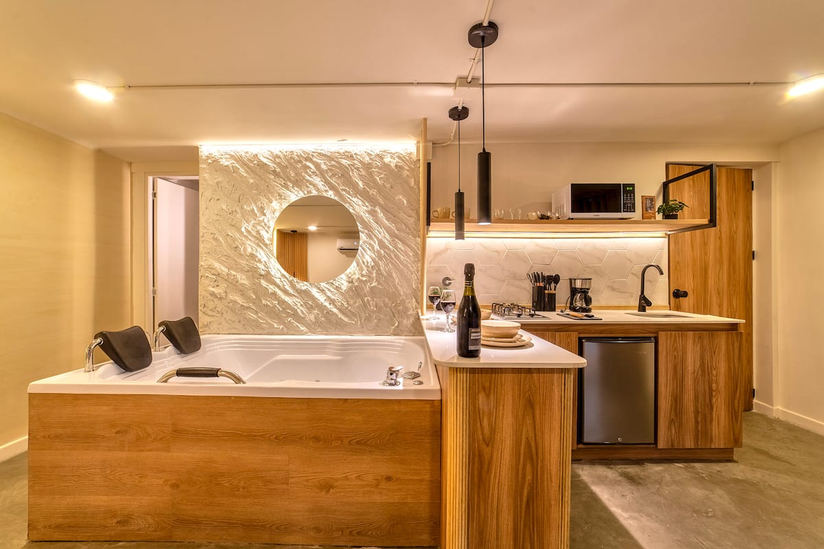 Aura ~ Origen Loft, Jacuzzi & Style + AC