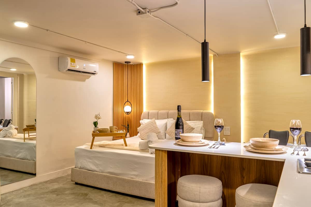 Aura ~ Origen Loft, Jacuzzi & Style + AC