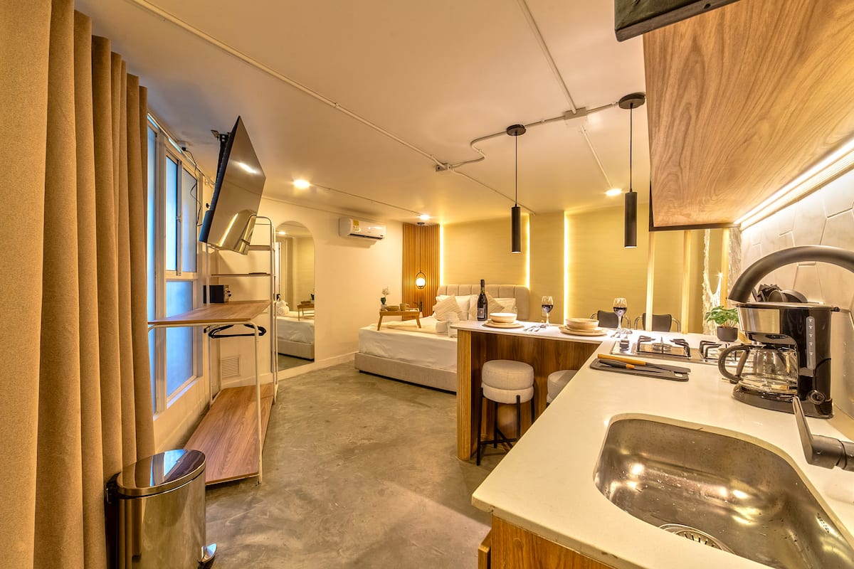 Aura ~ Origen Loft, Jacuzzi & Style + AC