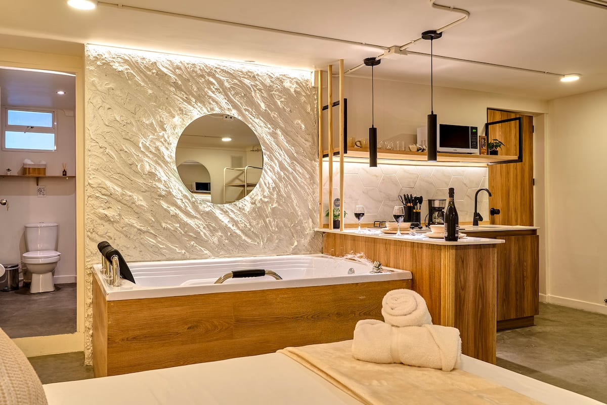 Aura ~ Origen Loft, Jacuzzi & Style + AC