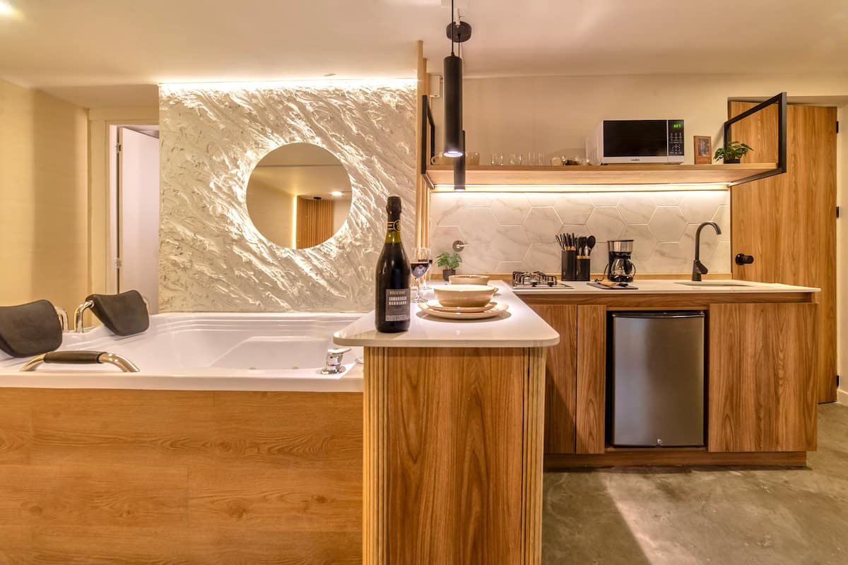 Aura ~ Origen Loft, Jacuzzi & Style + AC
