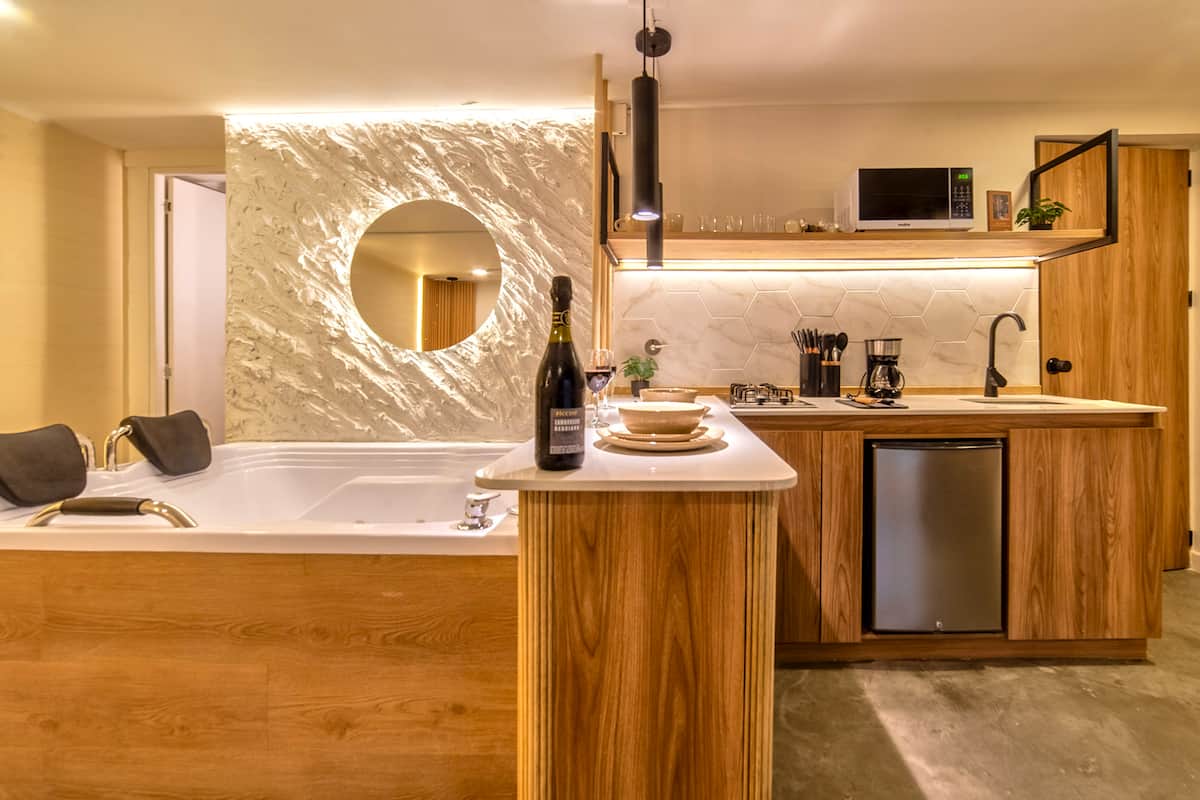 Aura ~ Origen Loft, Jacuzzi & Style + AC