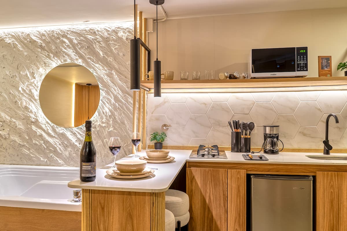 Aura ~ Origen Loft, Jacuzzi & Style + AC