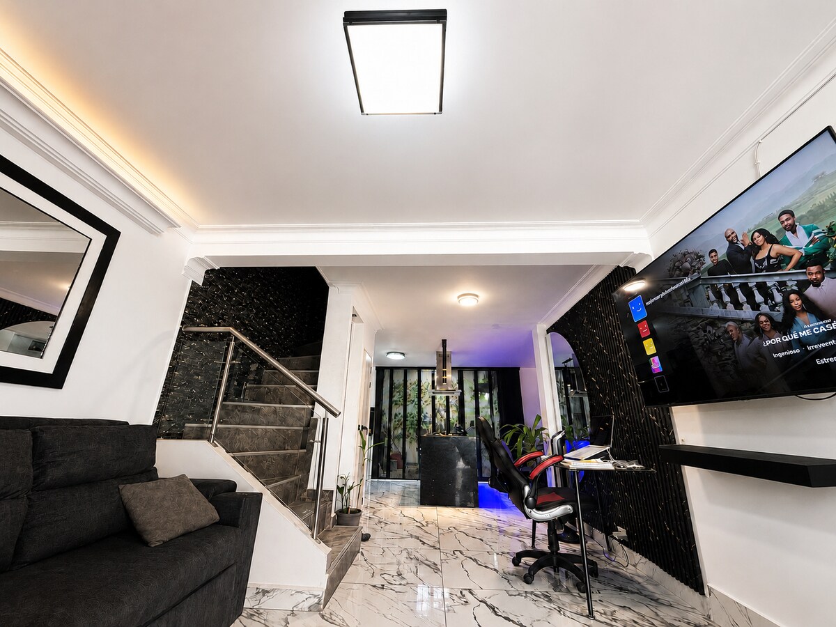 Casa amplia l 3 hab | A/C |Park free | Metro 5 min