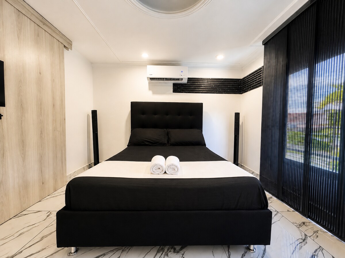 Casa amplia l 3 hab | A/C |Park free | Metro 5 min