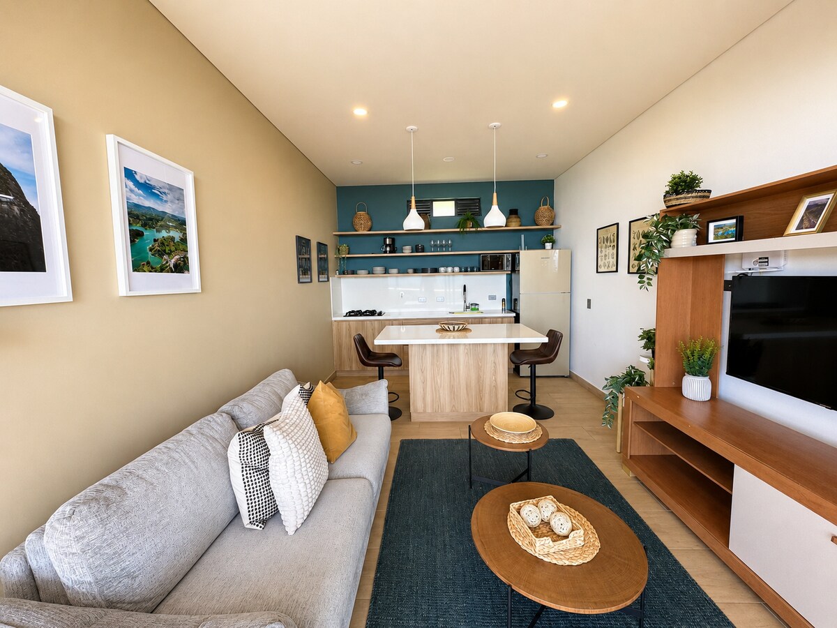Casa especial en Montecielo: jacuzzi y embalse.