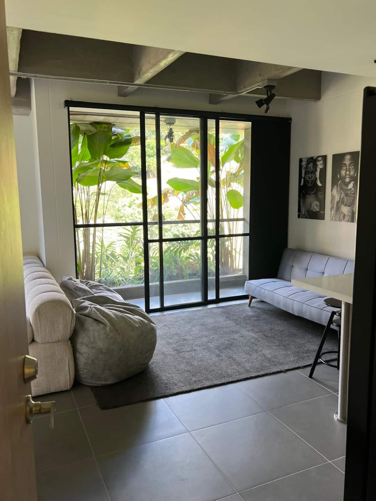 Loft con vista + 2 baños | Junto a City Plaza