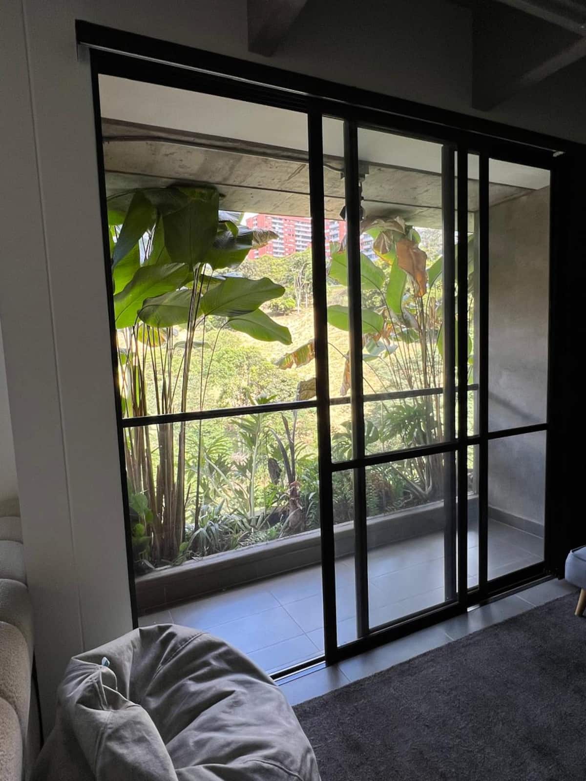 Loft con vista + 2 baños | Junto a City Plaza
