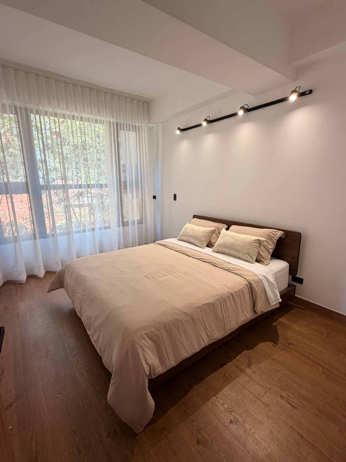 Departamento de lujo y tranquilo de 3 dormitorios en Poblado
