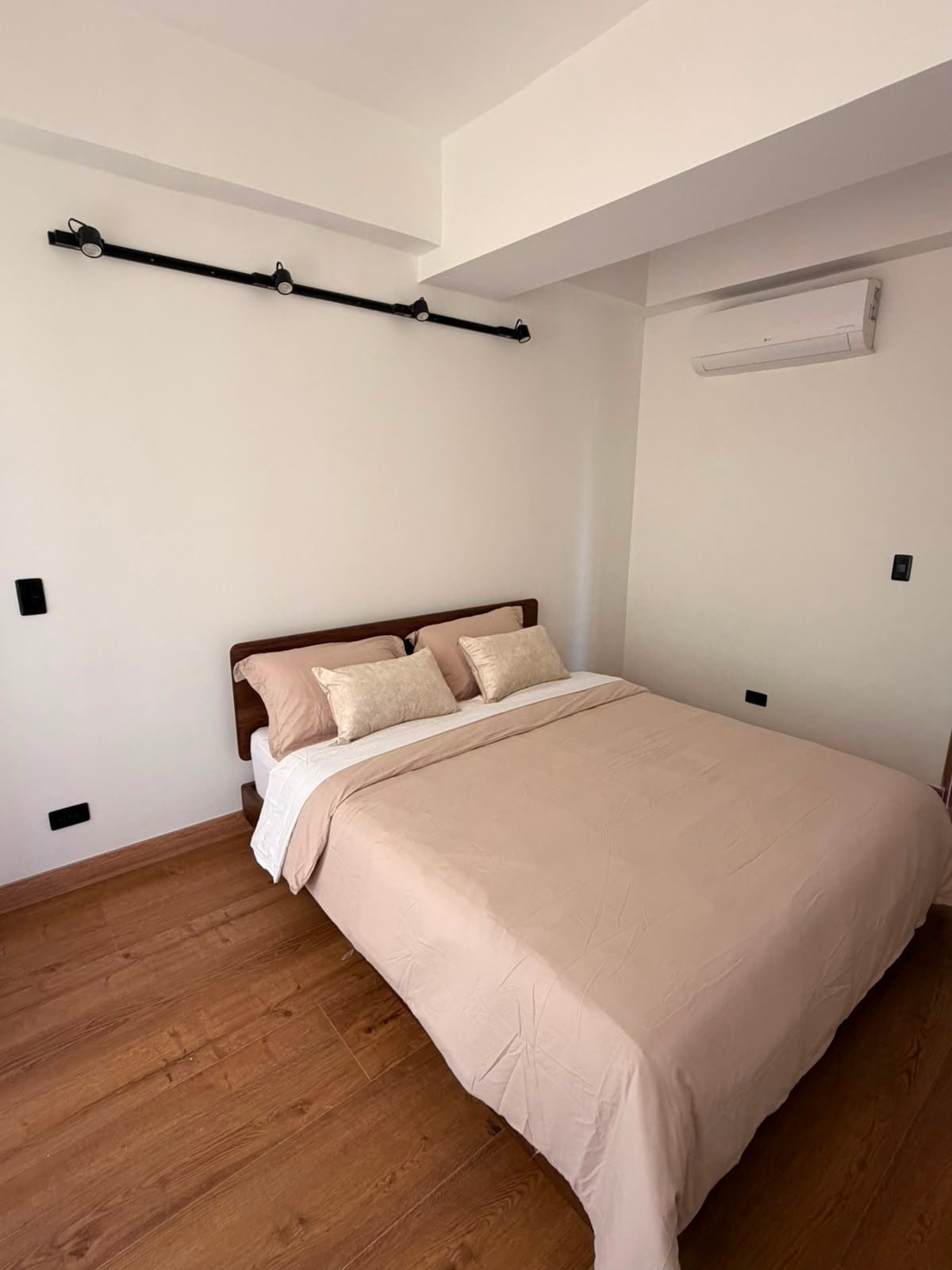 Departamento de lujo y tranquilo de 3 dormitorios en Poblado