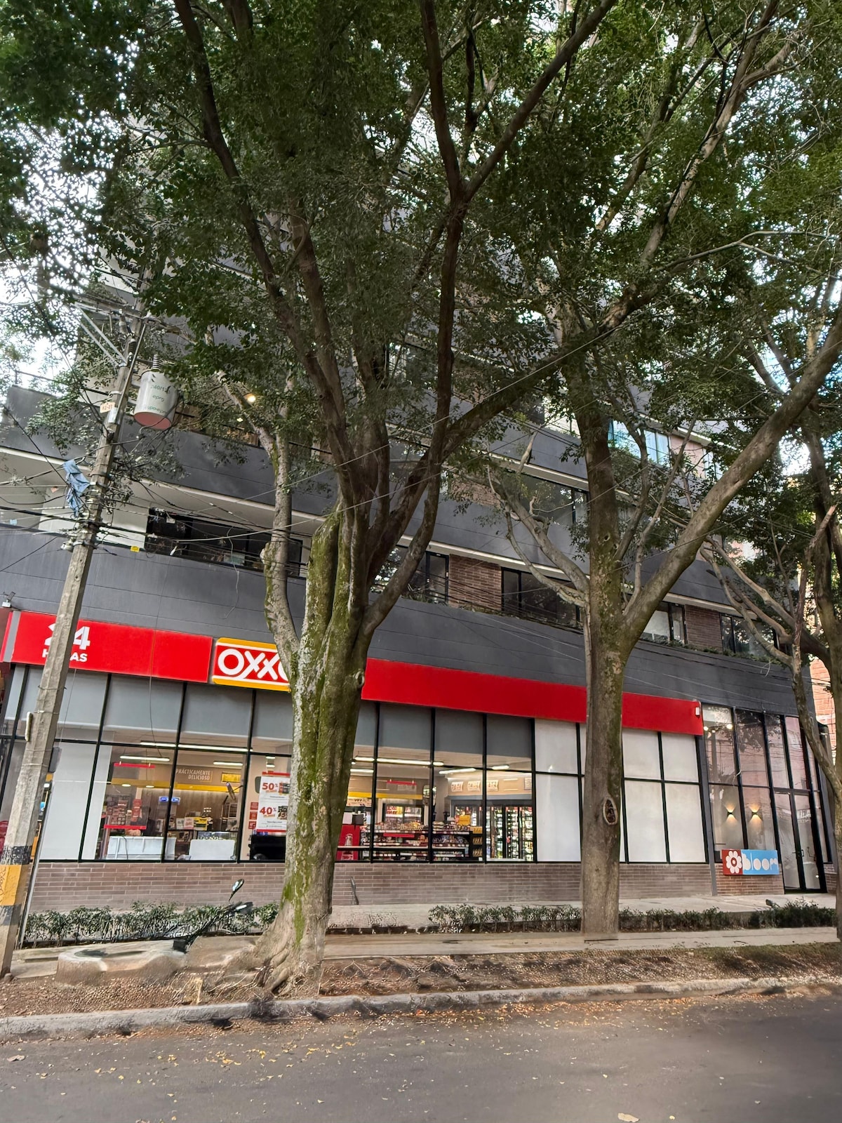 Loft Exclusivo con Aire y Balcón en Laureles