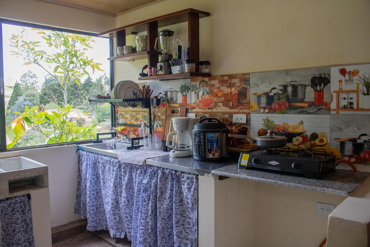 Acogedora Casa De Campo Con Amplios Jardines