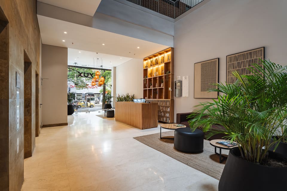 ¡Espectacular apto en Laureles con A/C y Gym!