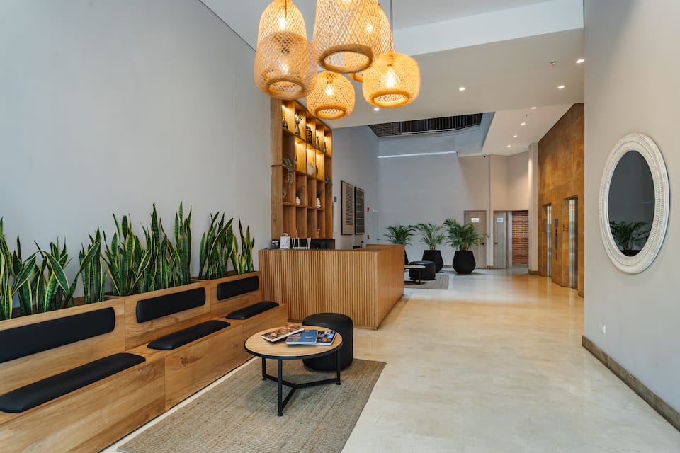 ¡Espectacular apto en Laureles con A/C y Gym!