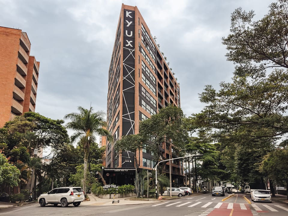 ¡Espectacular apto en Laureles con A/C y Gym!