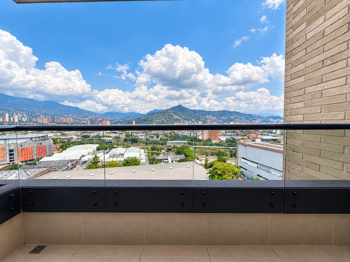 Loft • vista • metro • parqueadero • balcón • wifi