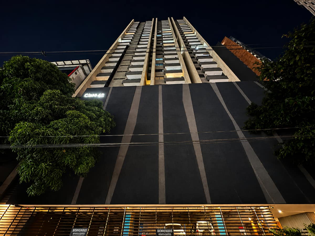 Loft • vista • metro • parqueadero • balcón • wifi