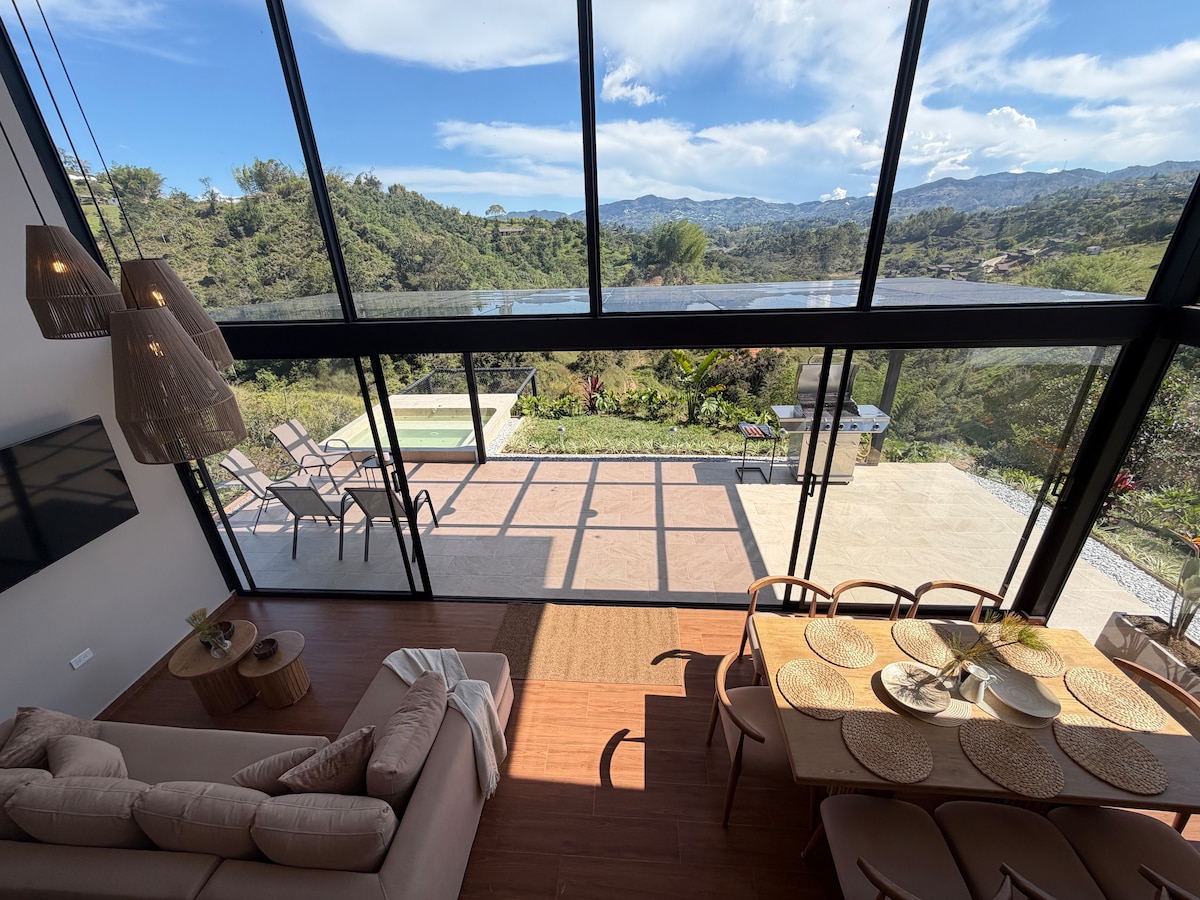Villa de lujo | Vistas al lago y a la montaña, jacuzzi, parrilla