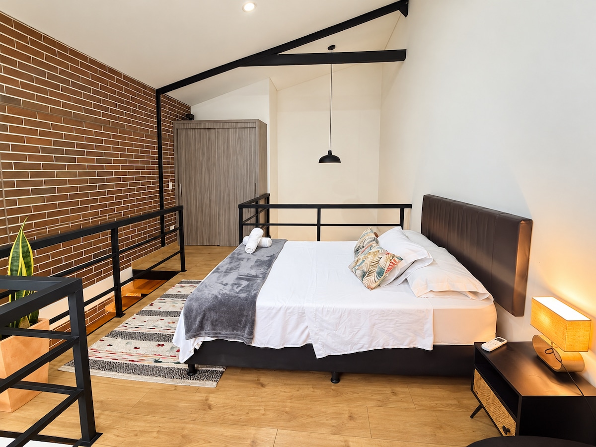 Loft moderno en Laureles | Aire acondicionado + wifi superrápido