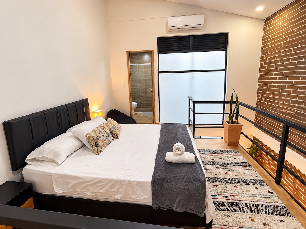 Loft moderno en Laureles | Aire acondicionado + wifi superrápido