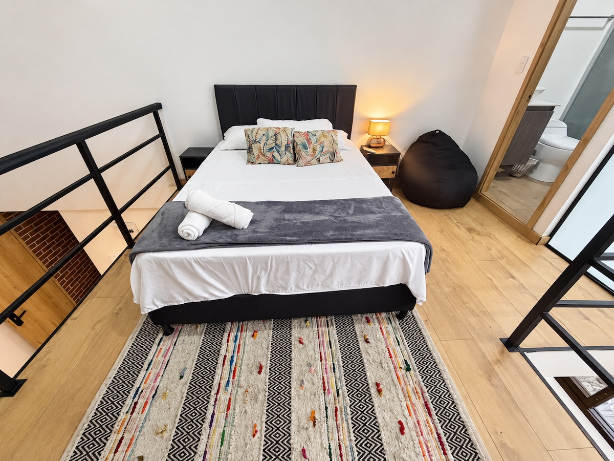 Loft moderno en Laureles | Aire acondicionado + wifi superrápido
