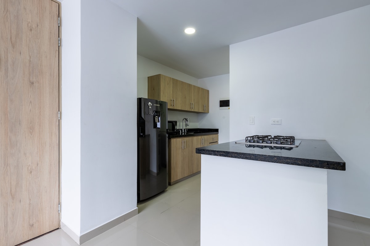 Moderno departamento de 3 dormitorios • Balcón • Estacionamiento • Cerca de Laureles