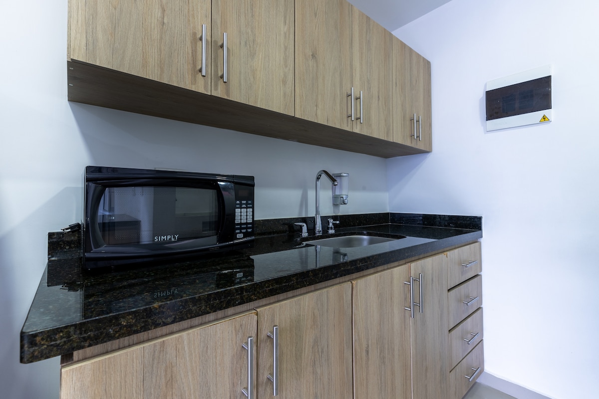 Moderno departamento de 3 dormitorios • Balcón • Estacionamiento • Cerca de Laureles
