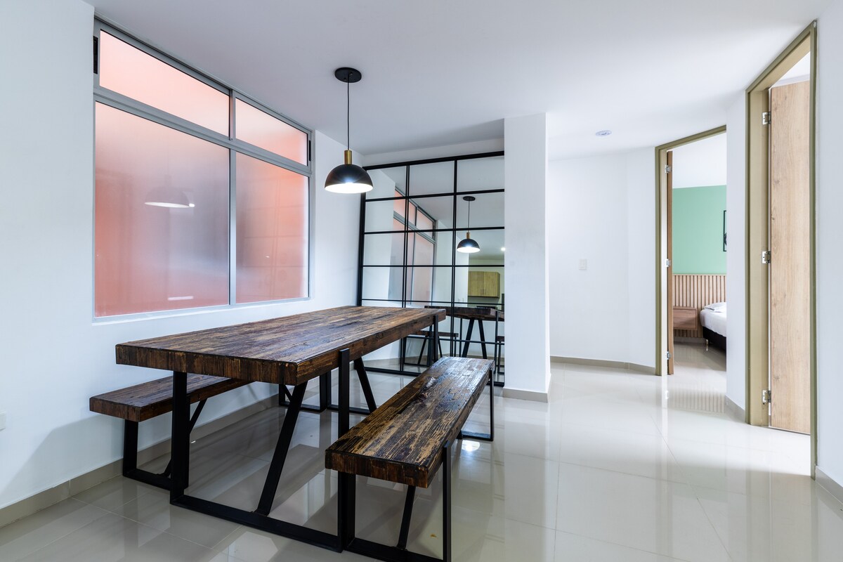 Moderno departamento de 3 dormitorios • Balcón • Estacionamiento • Cerca de Laureles