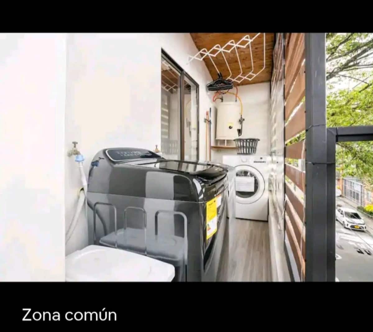 Estudio pequeño con todo lo necesario