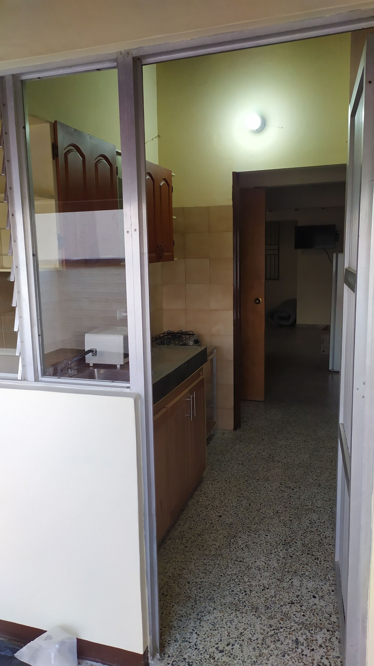 Apartamento céntrico. Terraza. Cerca de todo.