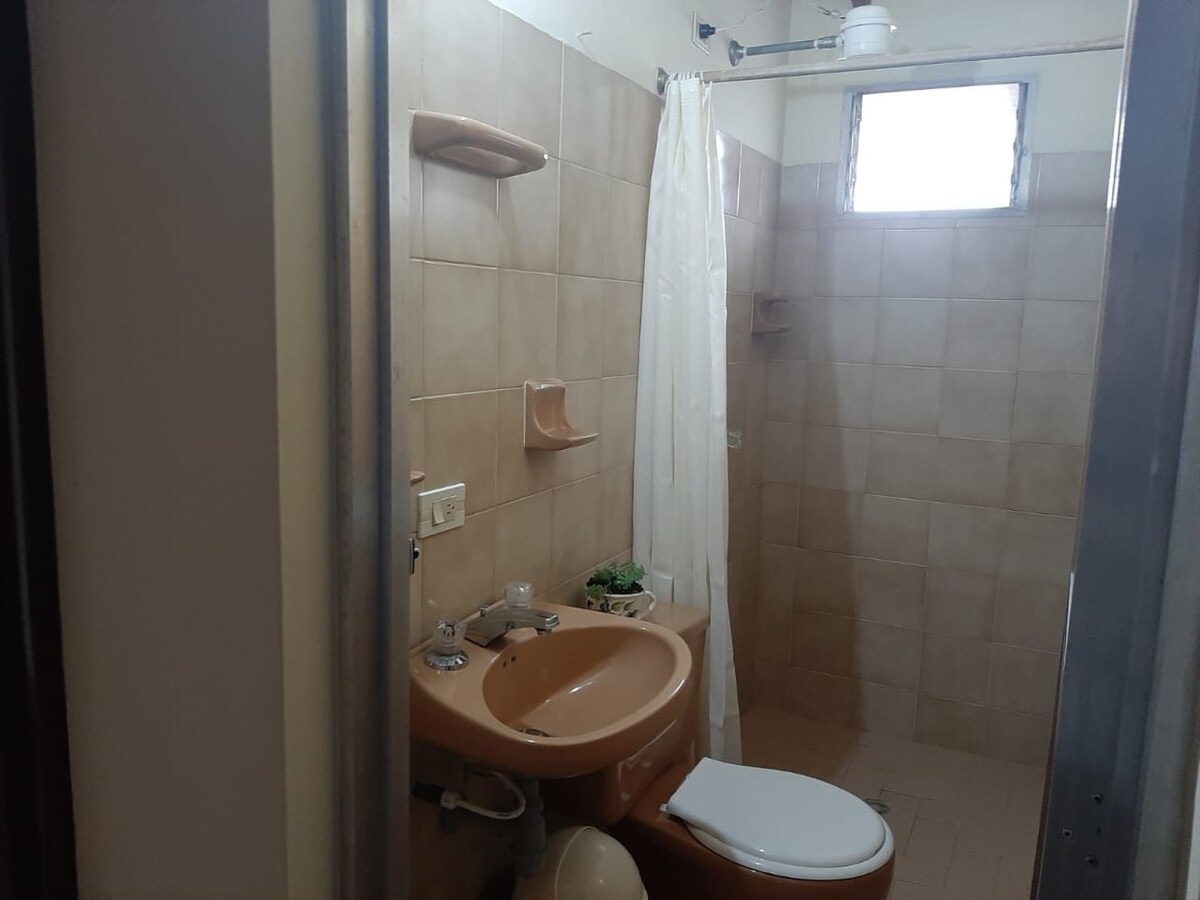 Apartamento céntrico. Terraza. Cerca de todo.