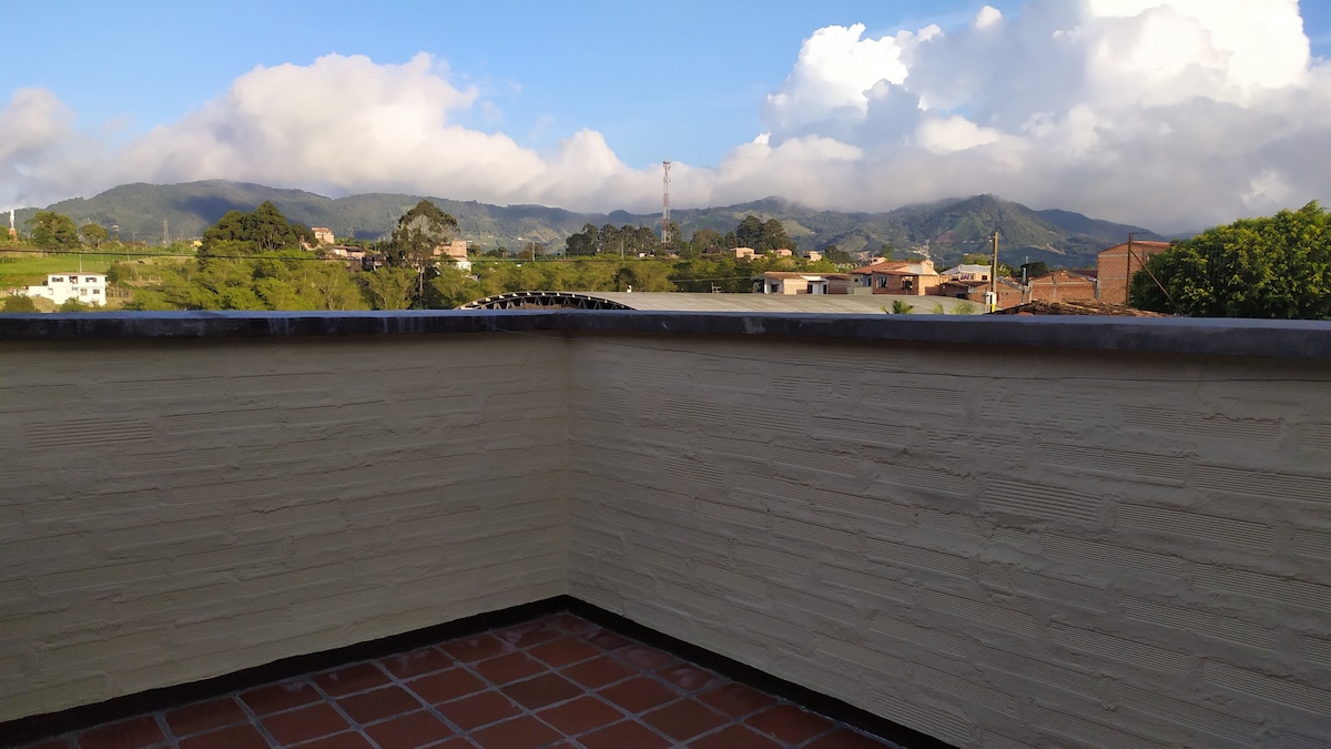 Apartamento céntrico. Terraza. Cerca de todo.