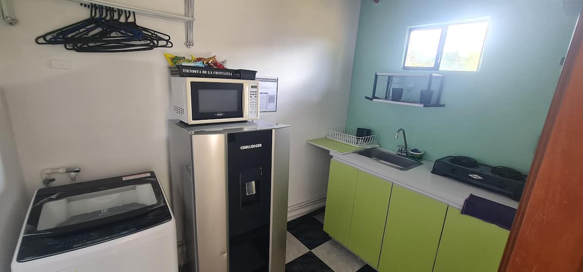 Aparta estudio en la frontera Poblado - Envigado