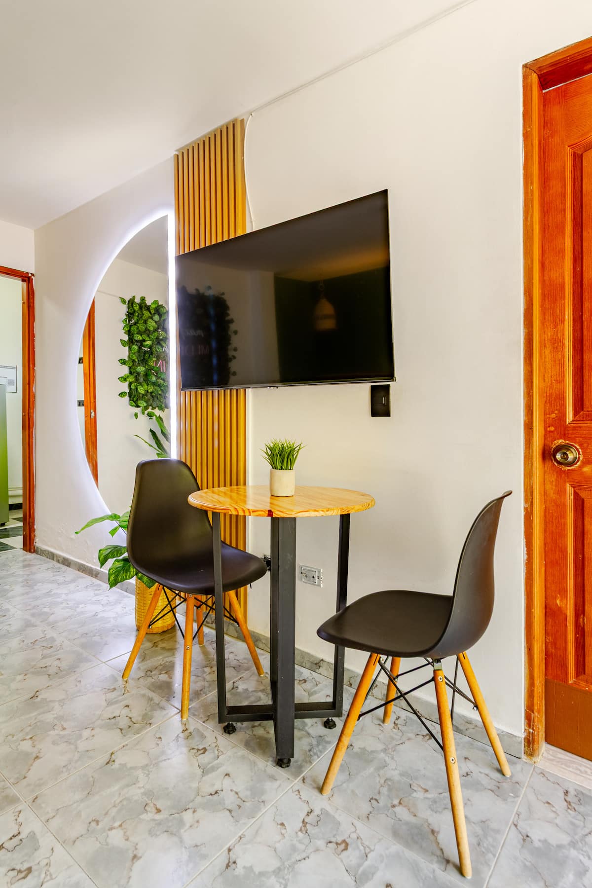 Aparta estudio en la frontera Poblado - Envigado