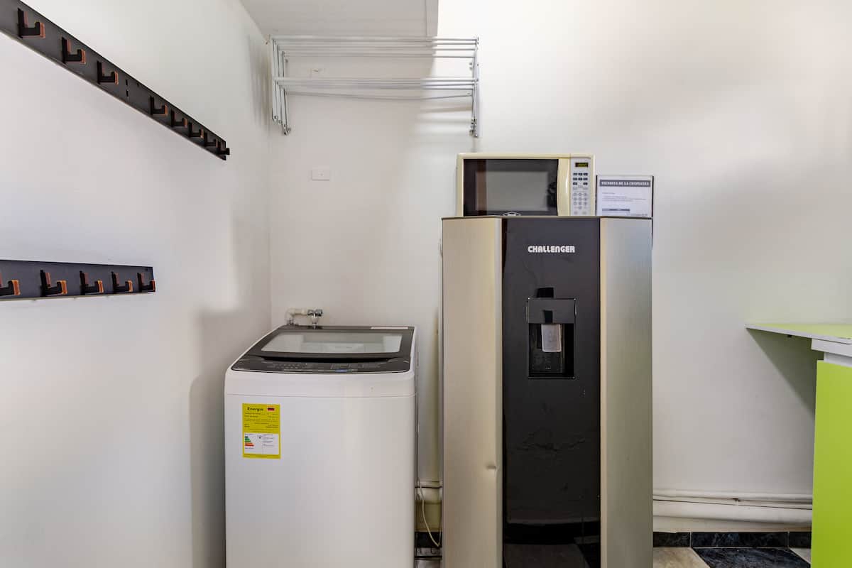 Aparta estudio en la frontera Poblado - Envigado