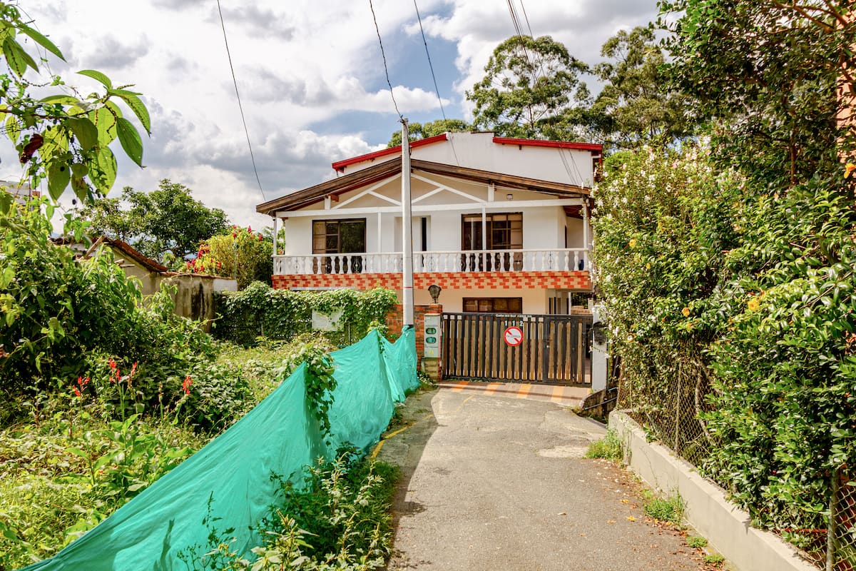 Aparta estudio en la frontera Poblado - Envigado