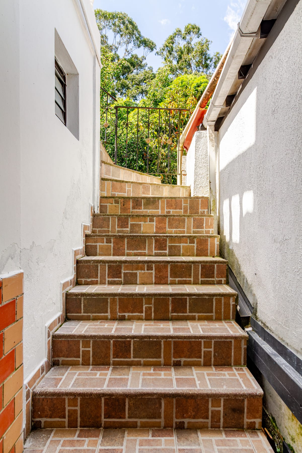 Aparta estudio en la frontera Poblado - Envigado