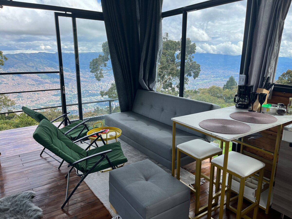 Cabaña privada con jacuzzi y vista a la ciudad