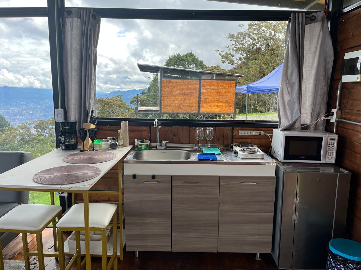 Cabaña privada con jacuzzi y vista a la ciudad