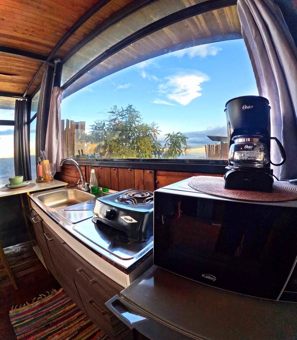 Cabaña privada con jacuzzi y vista a la ciudad