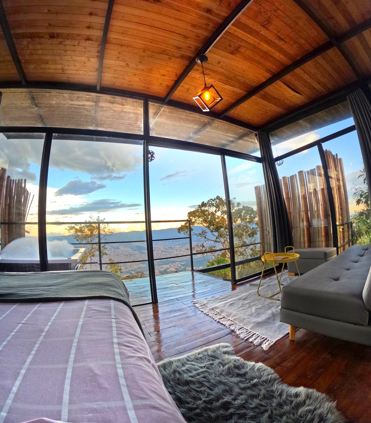 Cabaña privada con jacuzzi y vista a la ciudad