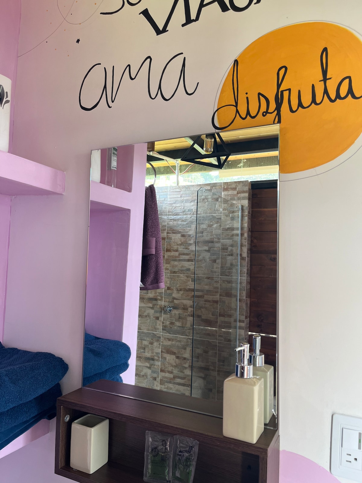 Cabaña privada con jacuzzi y vista a la ciudad