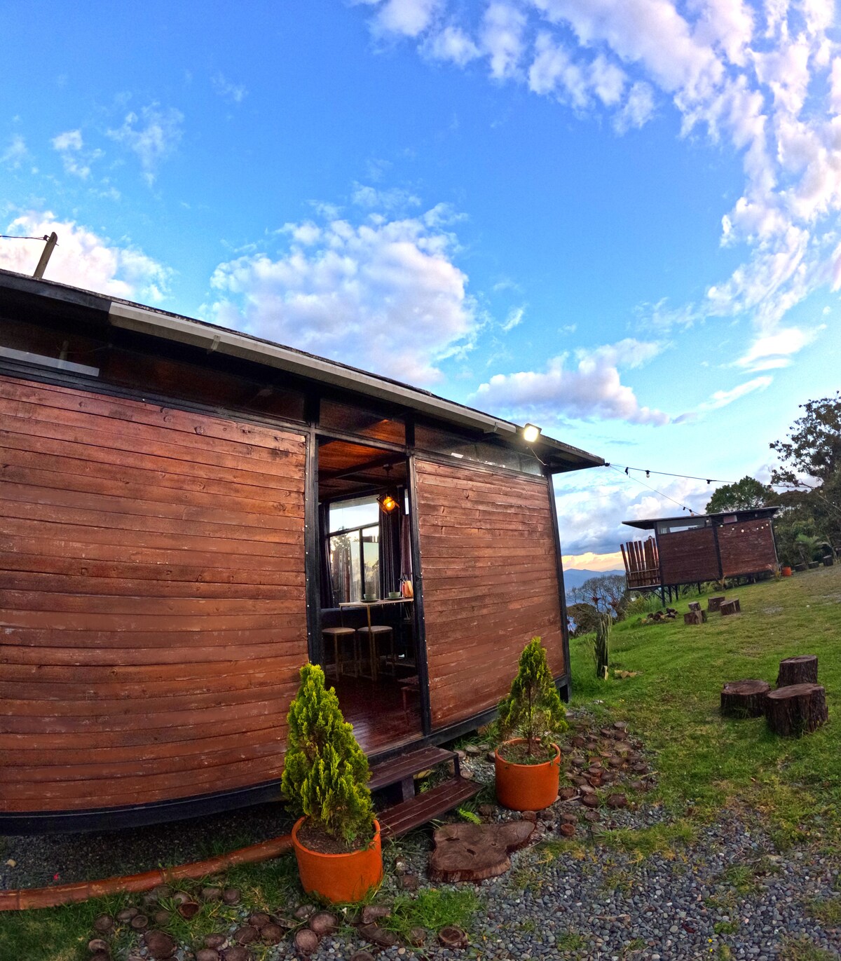 Cabaña privada con jacuzzi y vista a la ciudad