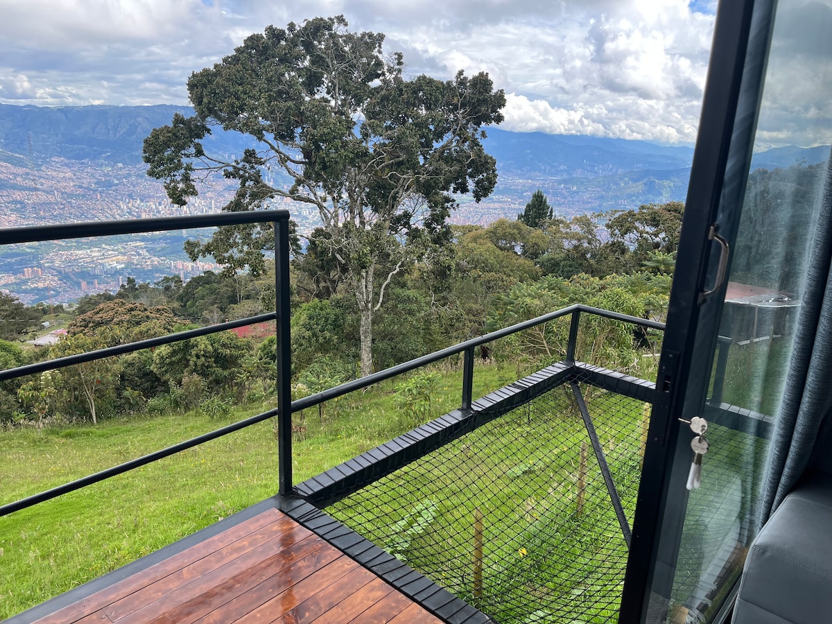Cabaña privada con jacuzzi y vista a la ciudad