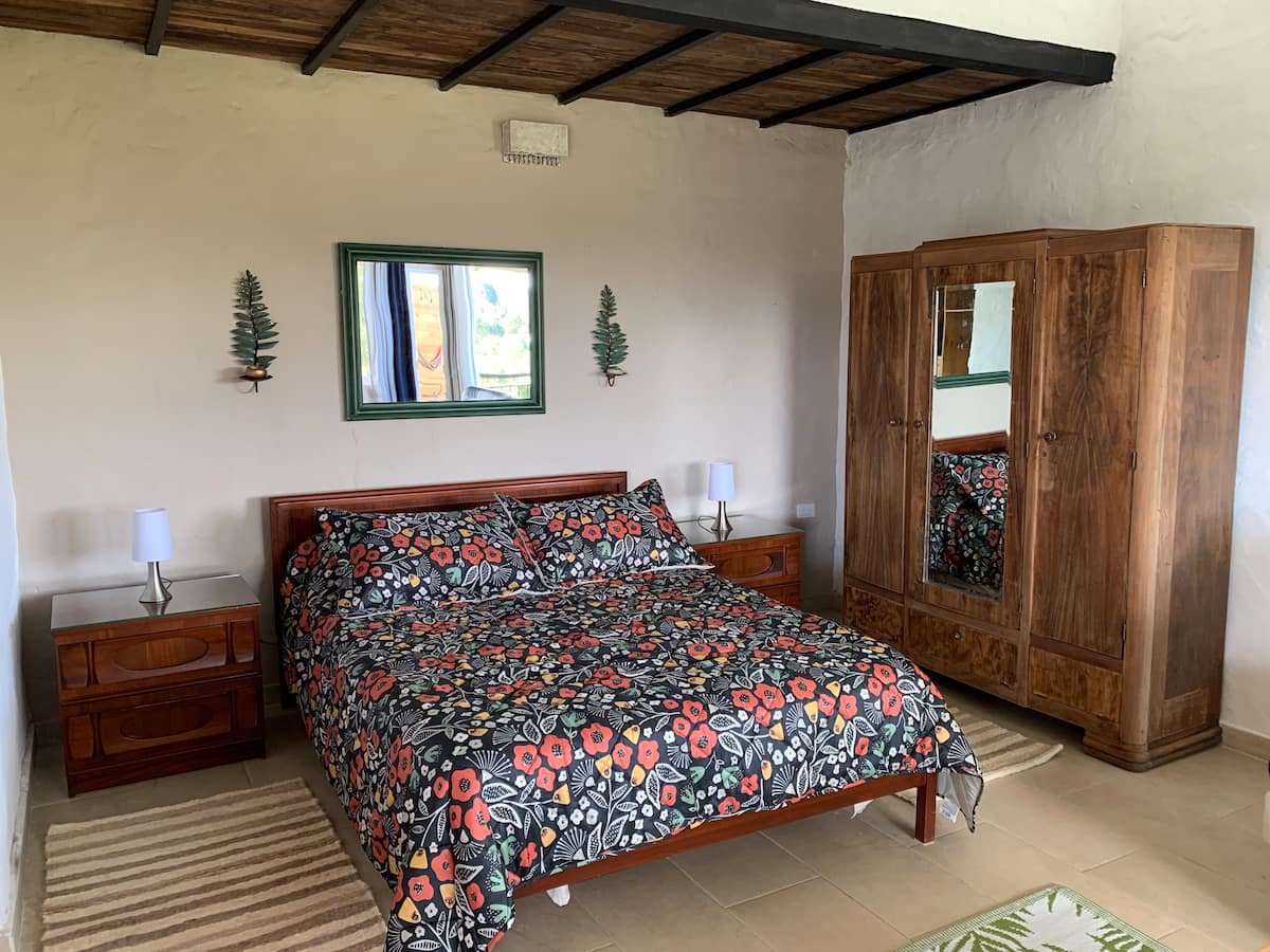 Azulejo - Finca aguacatera encantadora