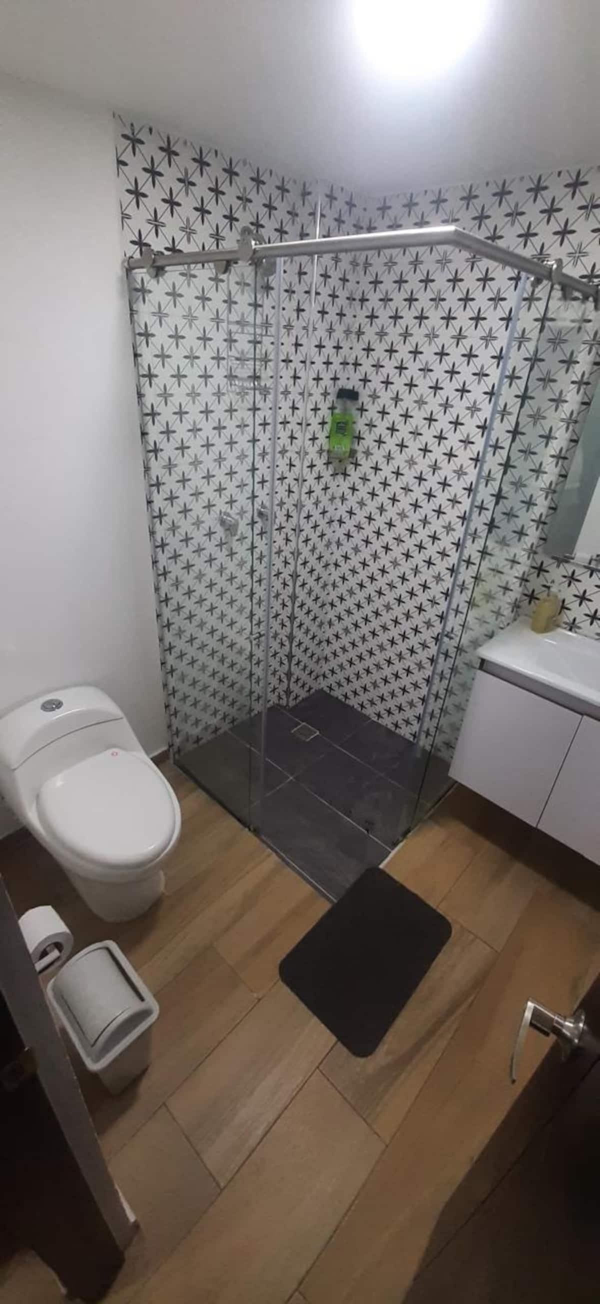 Laureles primer piso, muy central y tranquilo