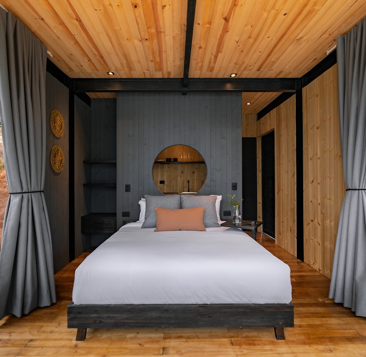 Cabaña privada con jacuzzi y vista al lago | Servicio de hotel
